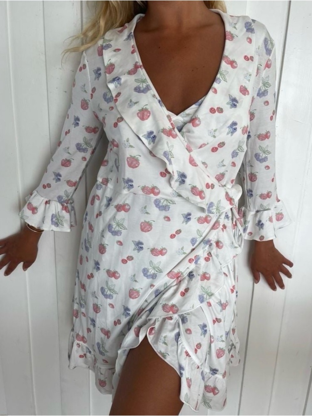 Djerf Avenue Go Slow Robe XL Summer Berries Lyocell Wrap Robe - Picture 2 of 6